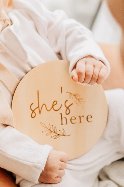 neutral she/he's here announcement disc